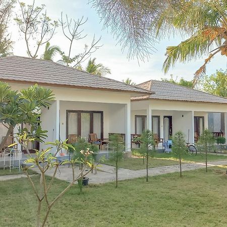 Nusa Indah Bungalows Gili Air Ngoại thất bức ảnh